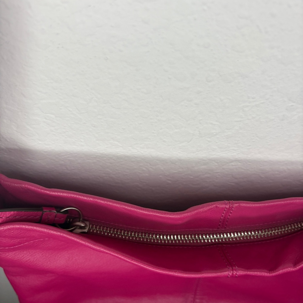 Coach Purse Crossbody F15064 Magenta Pink Leather Slouchy Zipper Bag - Picture 4 of 14